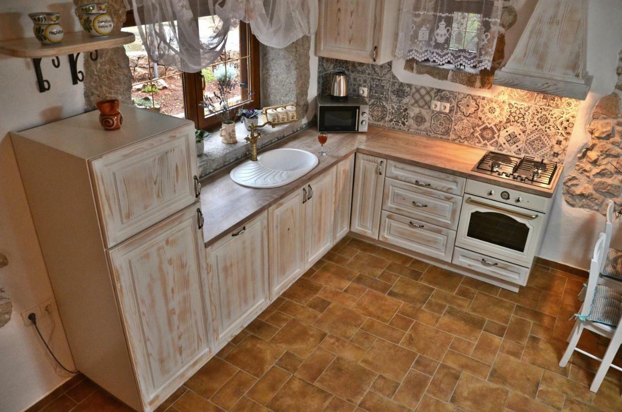 Traditional Stone House St.Anton Малинска Екстериор снимка