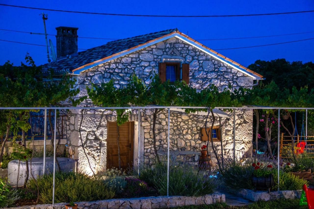 Traditional Stone House St.Anton Малинска Екстериор снимка