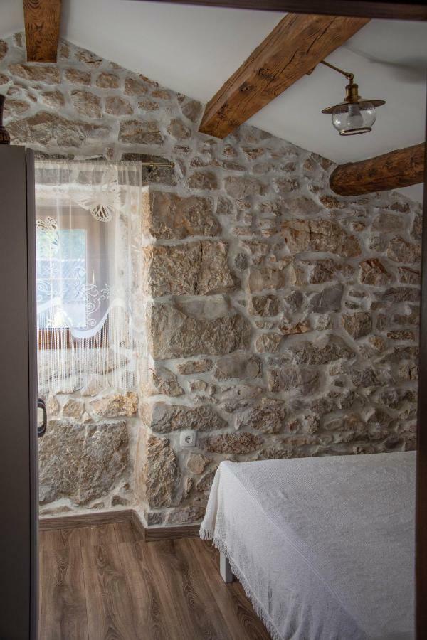 Traditional Stone House St.Anton Малинска Екстериор снимка