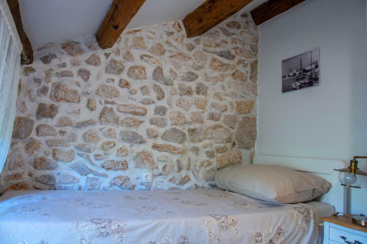 Traditional Stone House St.Anton Малинска Екстериор снимка